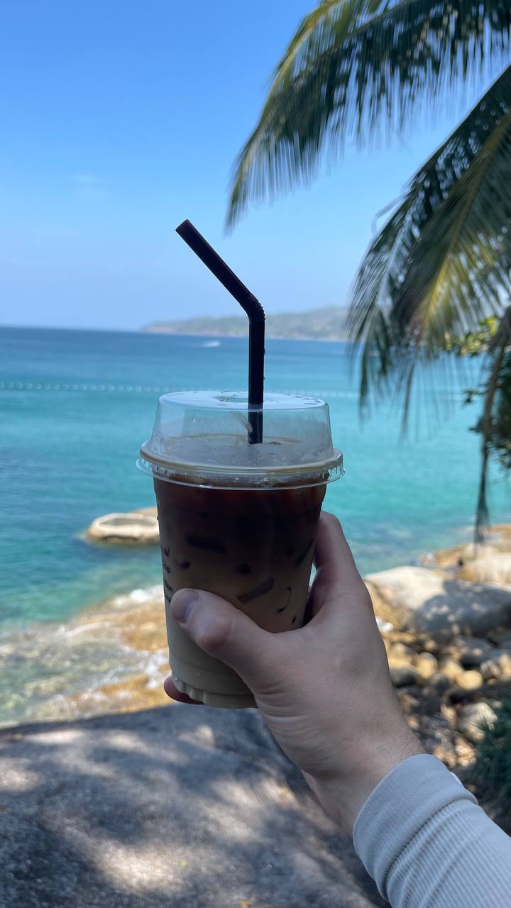 Взял латте на кокосовом 🥥 и мне понравилось 🙃 image preview